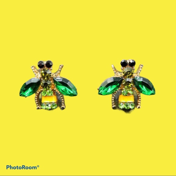 NWT Betsey Johnson Earrings Bee Green LAST pair - Picture 4 of 5